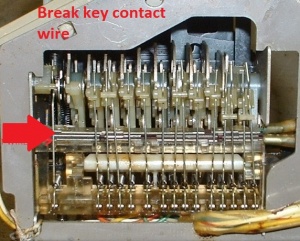 Kybd contacts Break key wire